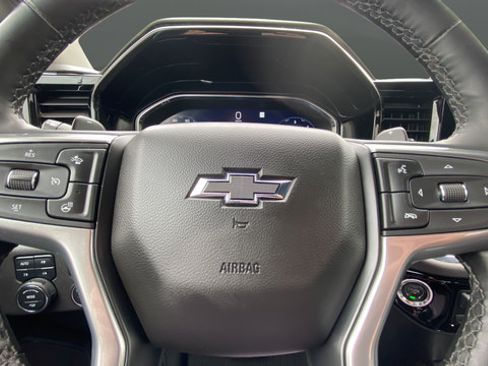 Used 2024 Chevrolet Silverado 1500 LT Trail Boss w/ Convenience Package II AWD/4WD image 15