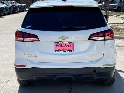 Used 2022 Chevrolet Equinox LS w/ LS Convenience Package image 5