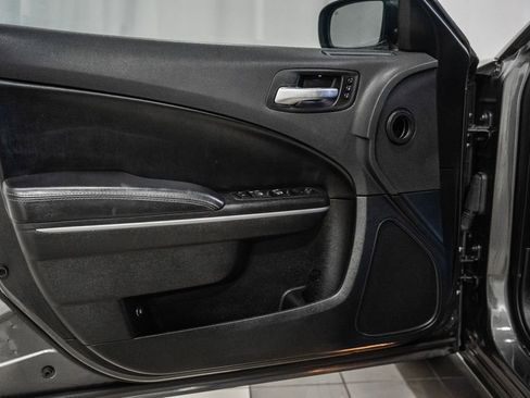 Used 2019 Dodge Charger SXT w/ Leather Interior Group image 32