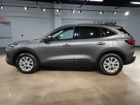 Used 2025 Ford Escape Active AWD/4WD image 4