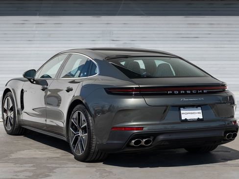 Certified 2025 Porsche Panamera 4S image 3