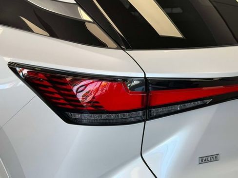 Used 2023 Lexus RX 350 Premium w/ Accessory Package AWD/4WD image 19