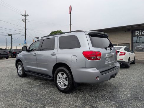 Used 2011 Toyota Sequoia SR5 RWD image 9