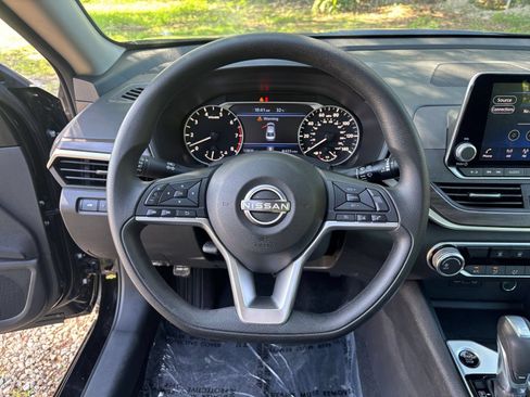Used 2026 Nissan Altima 2.5 SV FWD image 24