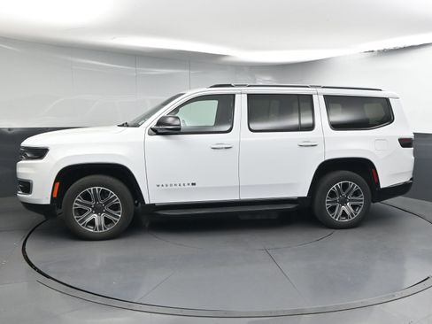 Used 2024 Jeep Wagoneer Series II image 5