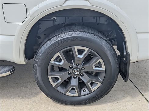 Used 2021 Nissan Titan Platinum Reserve w/ Moonroof Package AWD/4WD image 15