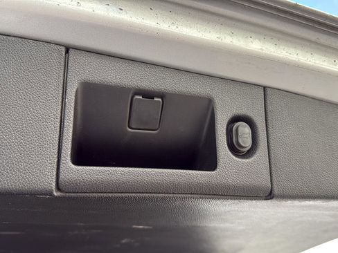 Used 2018 Chevrolet Tahoe LT image 14