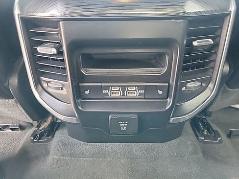 Used 2024 RAM 1500 Laramie AWD/4WD image 15
