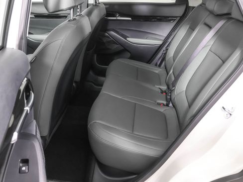 Used 2025 Kia Seltos SX w/ SX Sunroof Package image 38