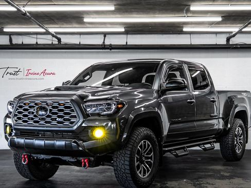 Used 2020 Toyota Tacoma TRD Sport w/ Technology Package AWD/4WD image 1
