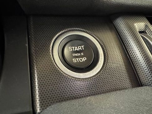 Used 2019 Land Rover Range Rover Evoque AWD/4WD image 11