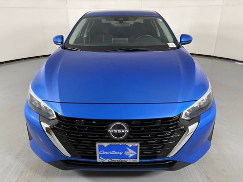 Used 2025 Nissan Sentra SV FWD image 3