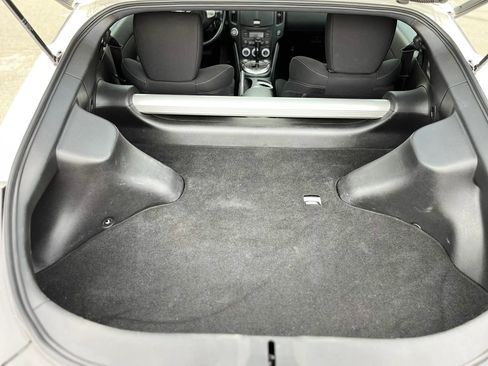 Used 2016 Nissan 370Z Coupe RWD image 20
