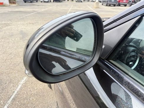 Used 2022 Alfa Romeo Giulia Veloce image 32