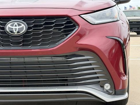 Used 2023 Toyota Highlander XSE image 9
