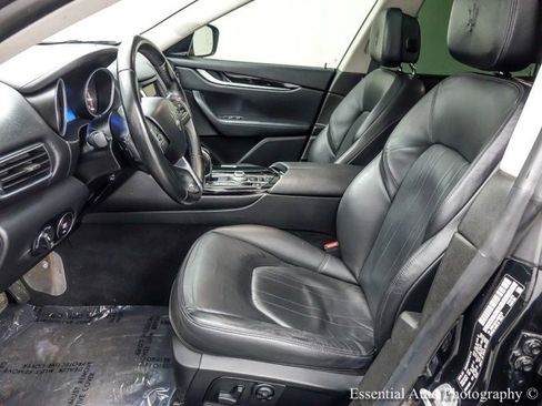 Used 2018 Maserati Levante AWD/4WD image 11