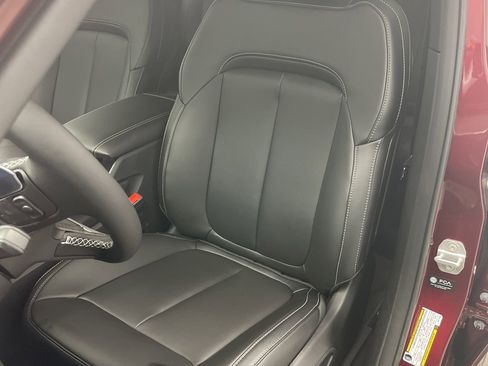 New 2025 Jeep Grand Cherokee L Limited w/ Black Appearance Package AWD/4WD image 10