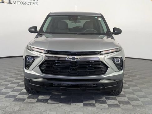 Certified 2024 Chevrolet TrailBlazer LS w/ LS Convenience Package FWD image 3