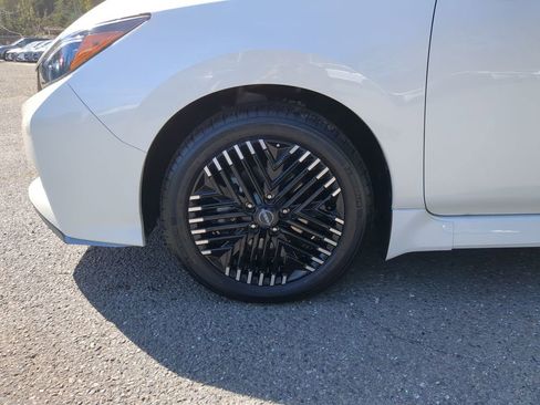 Used 2024 Nissan Leaf SV Plus image 9