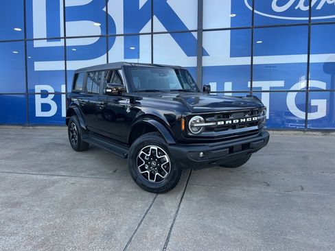 New 2025 Ford Bronco Outer Banks image 1