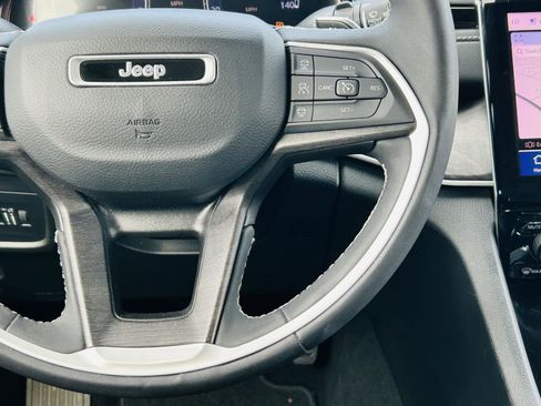 Used 2023 Jeep Grand Cherokee L Limited w/ Luxury Tech Group II image 22