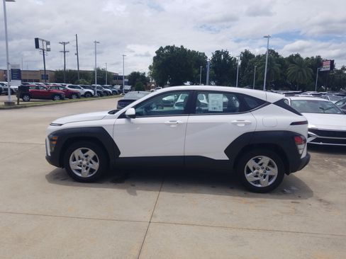 Used 2025 Hyundai Kona SE FWD image 4