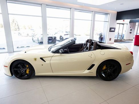 Used 2011 Ferrari 599 SA Aperta image 35