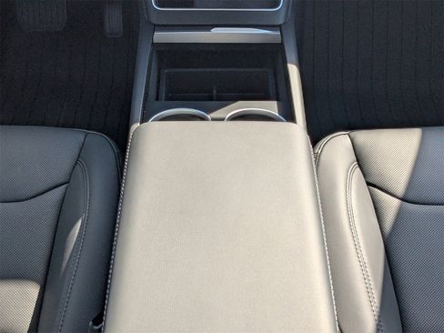 Used 2026 Tesla Model Y 2WD image 19