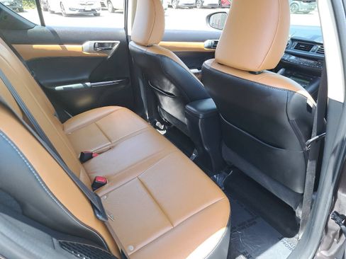 Used 2014 Lexus CT 200h w/ Seat Comfort Package FWD image 11