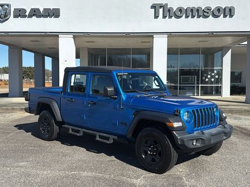 Used 2020 Jeep Gladiator Sport image 2