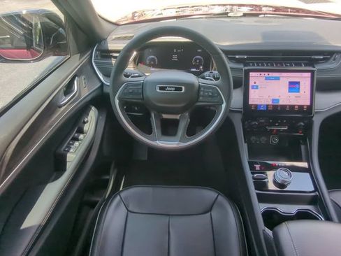 Used 2024 Jeep Grand Cherokee L Limited w/ Luxury Tech Group II AWD/4WD image 20