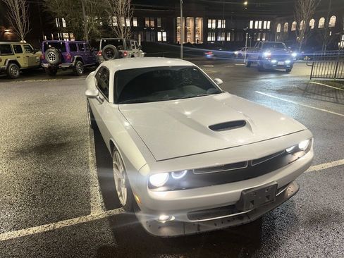 Used 2022 Dodge Challenger GT image 3