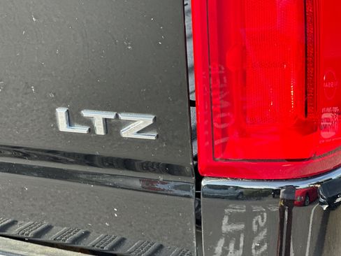Used 2022 Chevrolet Silverado 2500 LTZ w/ LTZ Premium Package AWD/4WD image 35