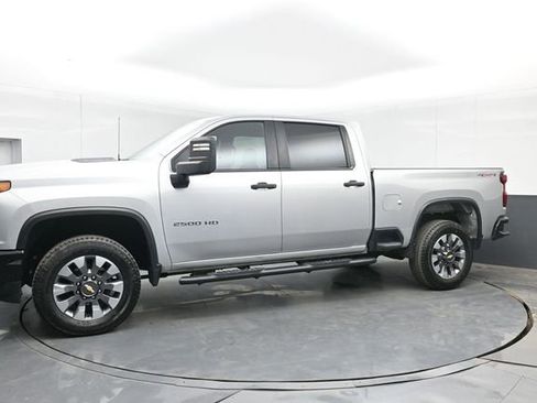 Used 2023 Chevrolet Silverado 2500 Custom w/ Gooseneck/5TH Wheel Package image 11