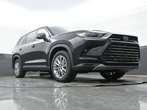 New 2026 Toyota Grand Highlander AWD image 24