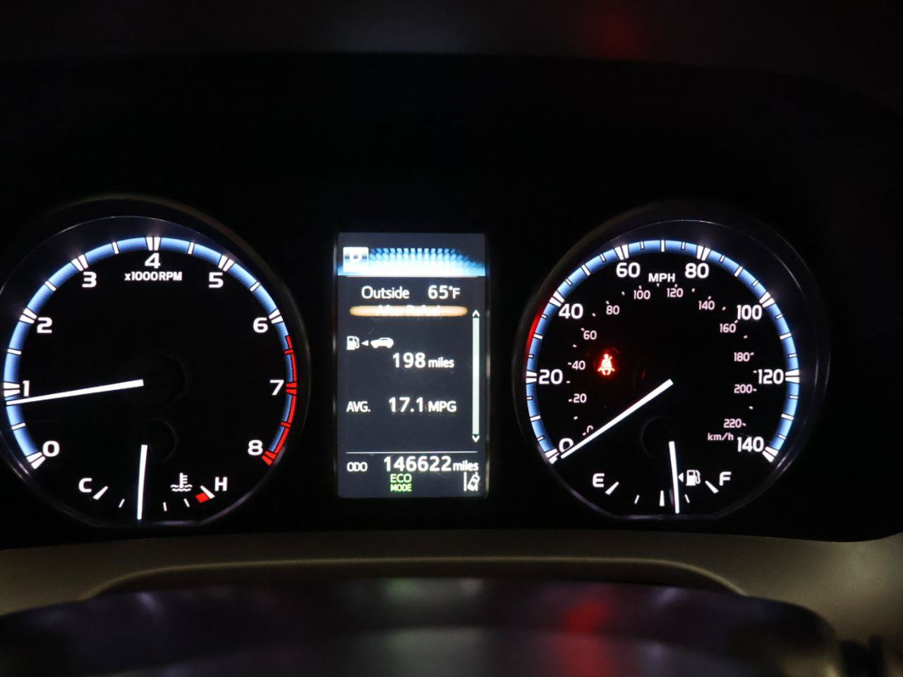 Used 2017 Toyota RAV4 LE FWD image 15