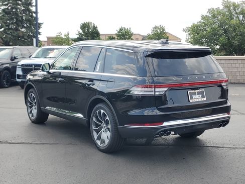 New 2026 Lincoln Aviator AWD image 3