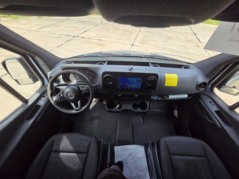 Used 2019 Mercedes-Benz Sprinter 170 image 39