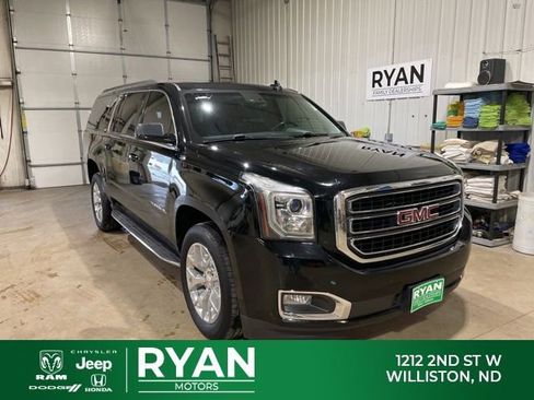 Used 2017 GMC Yukon XL SLT image 1