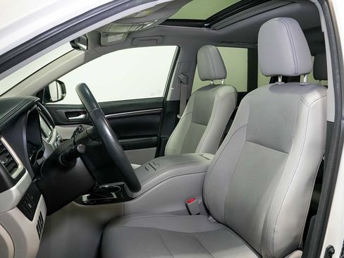 Used 2016 Toyota Highlander Limited FWD image 13
