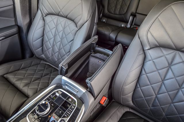 Used 2024 BMW X7 xDrive40i w/ Executive Package AWD/4WD image 36