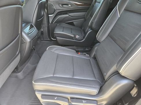 Used 2023 Cadillac Escalade Premium Luxury AWD/4WD image 30