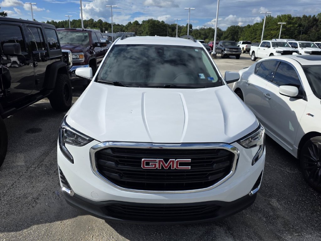 Used 2021 GMC Terrain SLE w/ Driver Convenience Package FWD image 2