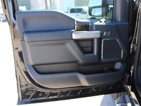 Used 2022 Ford F350 Lariat w/ Chrome Package image 12