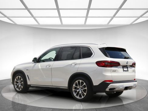 Used 2022 BMW X5 xDrive45e AWD/4WD image 6