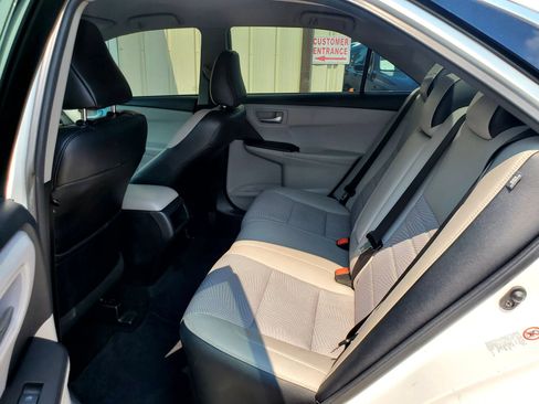 Used 2017 Toyota Camry SE FWD image 4