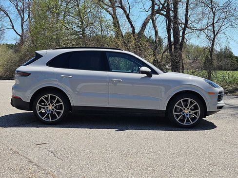 Certified 2022 Porsche Cayenne Platinum Edition AWD/4WD image 7