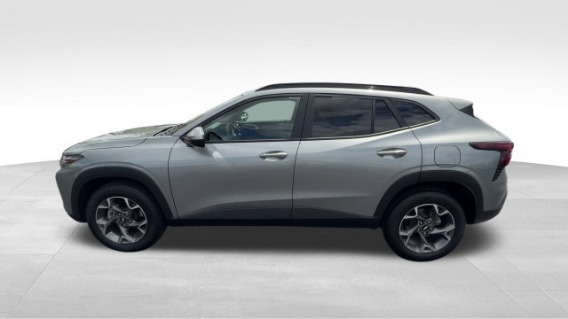 Certified 2026 Chevrolet Trax LT FWD image 3