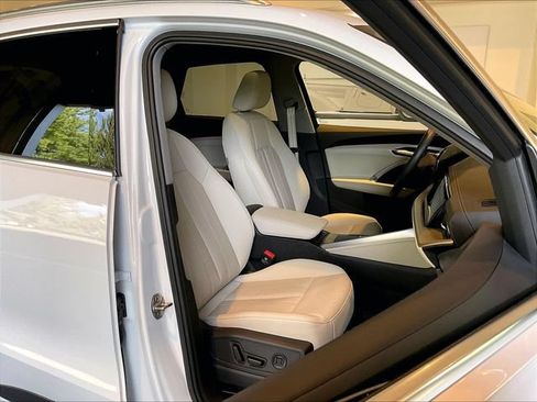 Certified 2025 Audi Q5 Premium w/ Convenience Package AWD/4WD image 19