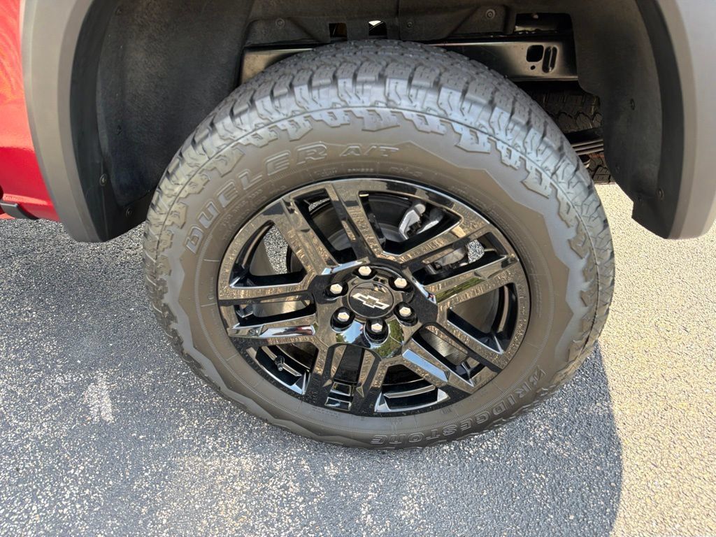 Certified 2025 Chevrolet Colorado Trail Boss AWD/4WD image 4